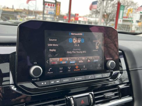 Used 2022 Nissan Pathfinder SV w/ SV Premium Package image 30