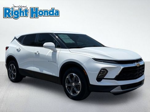 Used 2025 Chevrolet Blazer LT AWD/4WD image 10