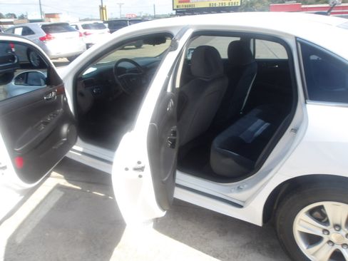 Used 2014 Chevrolet Impala Limited LS image 15