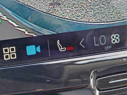 Certified 2022 Volvo XC60 B5 Momentum image 25