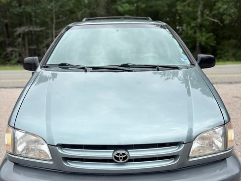 Used 1999 Toyota Sienna CE FWD image 9