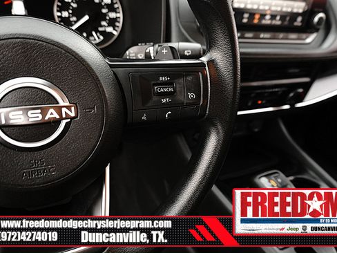 Used 2024 Nissan Rogue S FWD image 26