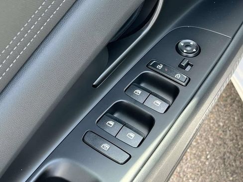 New 2026 Hyundai Elantra SEL Sport FWD image 13