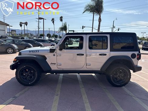 Used 2023 Jeep Wrangler Unlimited w/ Cold Weather Group image 5