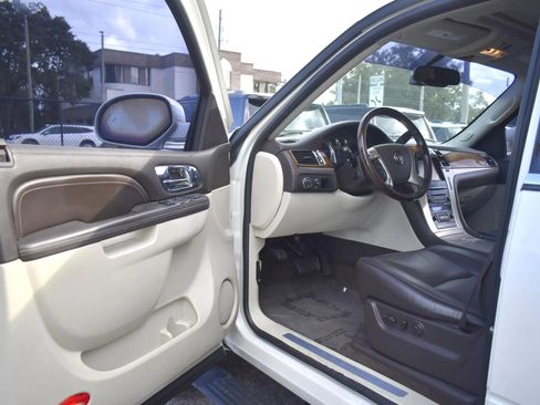 Used 2014 Cadillac Escalade ESV Platinum image 12