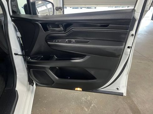 Used 2025 Honda Odyssey Touring image 13