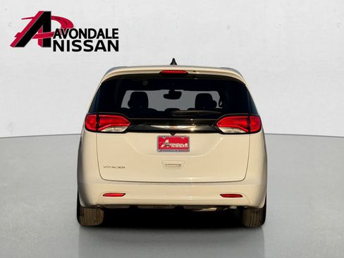 Used 2024 Chrysler Voyager LX FWD image 6