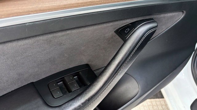 Used 2023 Tesla Model 3 Standard Range RWD image 17