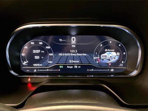 Used 2024 GMC Yukon AT4 image 26