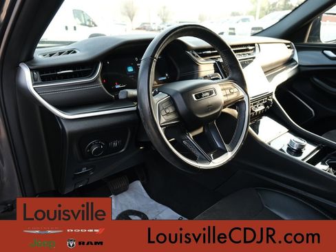 Used 2022 Jeep Grand Cherokee Altitude AWD/4WD image 3
