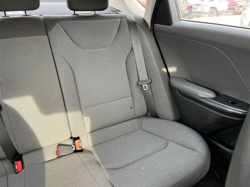 Used 2025 Kia K4 LXS image 33