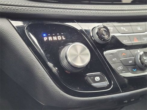 Certified 2019 Chrysler Pacifica Limited w/ Advanced Safetytec Group image 12