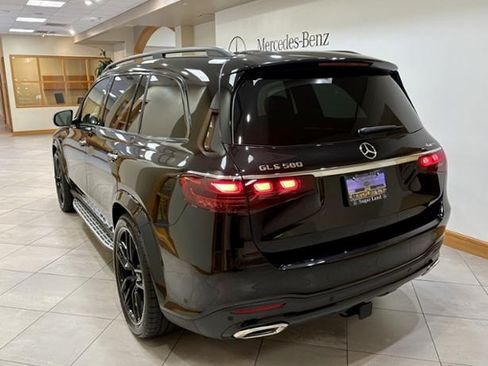 New 2026 Mercedes-Benz GLS 580 4MATIC image 3