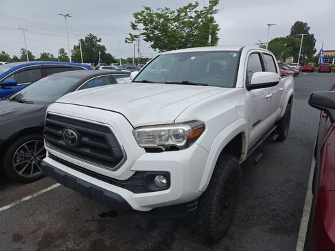 Used 2020 Toyota Tacoma SR5 RWD image 1