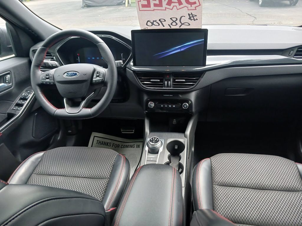 Used 2024 Ford Escape ST-Line w/ Tech Pack #1 AWD/4WD image 3