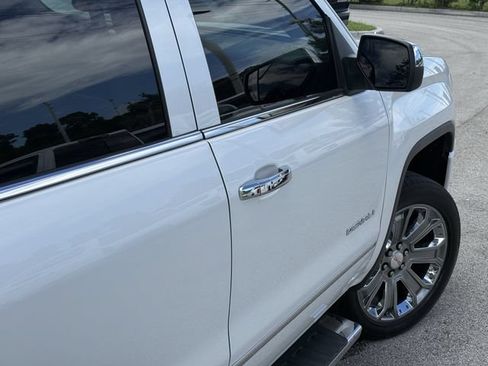 Used 2018 GMC Sierra 1500 Denali RWD image 9