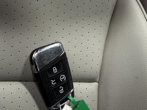 Used 2022 Volkswagen Atlas SE w/ Black Wheel Package image 24