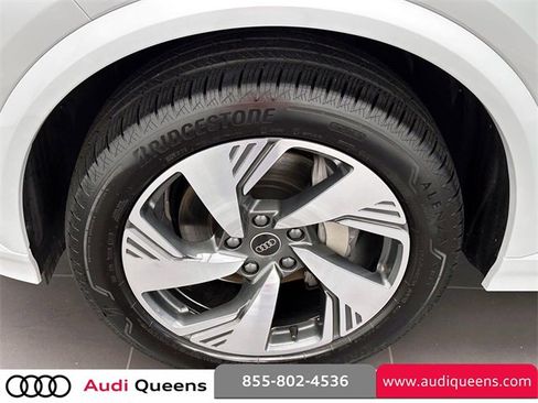 Used 2025 Audi Q6 e-tron Premium Plus image 27