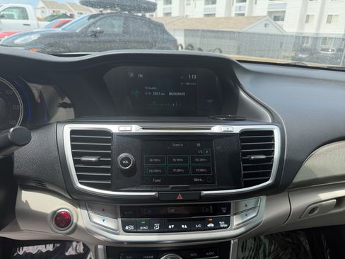 Used 2014 Honda Accord Plug-In Sedan image 12