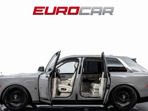Used 2021 Rolls-Royce Cullinan image 3