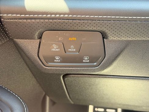 Used 2024 Volkswagen Atlas Cross Sport SEL Premium R-Line AWD/4WD image 35