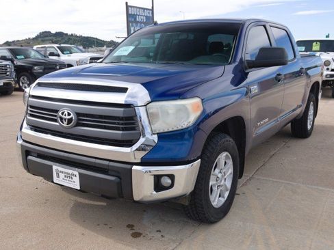 Used 2015 Toyota Tundra SR5 w/ SR5 Upgrade Package AWD/4WD image 2