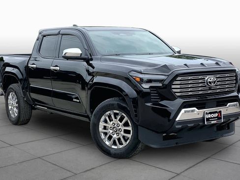 Used 2025 Toyota Tacoma Limited AWD/4WD image 3