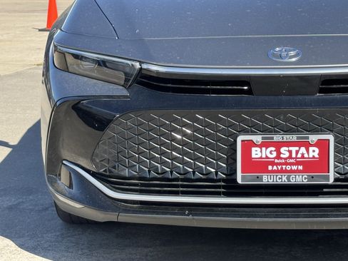 Used 2025 Toyota Crown image 6