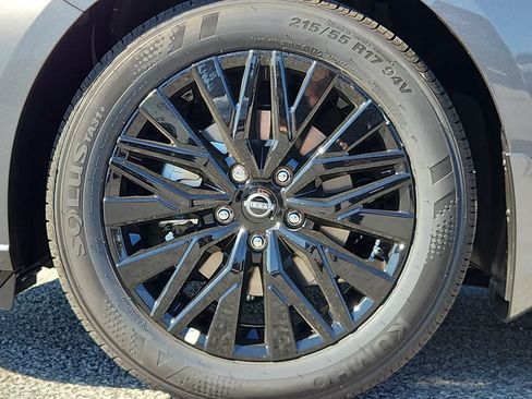 Used 2025 Nissan Altima 2.5 SV w/ SV Special Edition Package FWD image 6