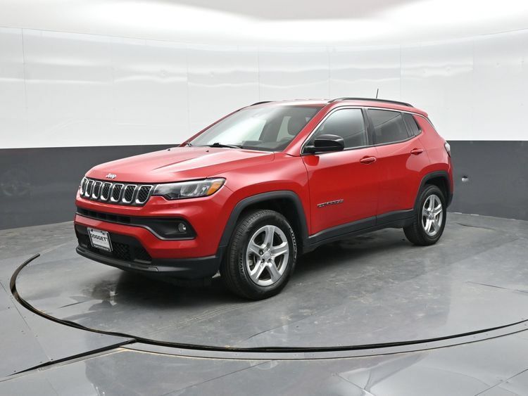 Used 2024 Jeep Compass Latitude AWD/4WD image 26