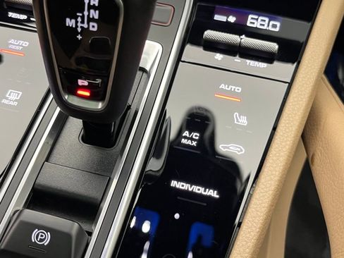 Used 2021 Porsche Cayenne image 18