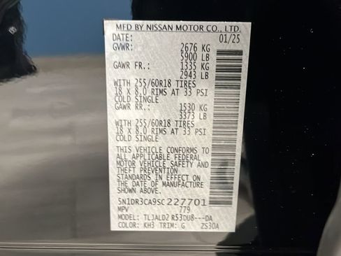 Used 2025 Nissan Pathfinder SL w/ Black Appearance Package FWD image 31