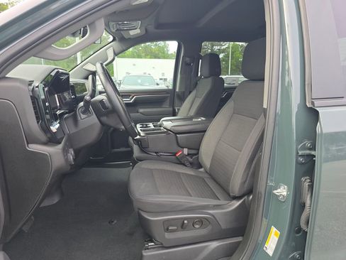 Certified 2025 Chevrolet Silverado 1500 LT AWD/4WD image 9