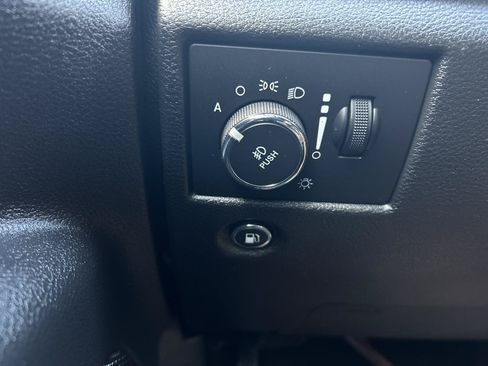 Used 2021 Jeep Grand Cherokee Laredo X AWD/4WD image 25