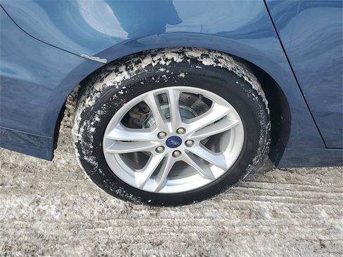 Used 2018 Ford Fusion SE w/ Fusion SE Technology Package image 5