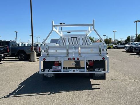 New 2025 Ford F550 4x4 SuperCab Super Duty image 6