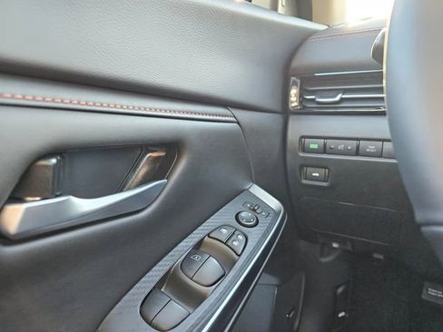 Used 2025 Nissan Sentra SR w/ SR Premium Package image 29