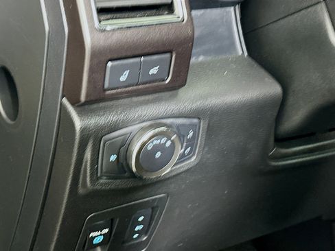 Used 2020 Ford Expedition Max Limited image 17