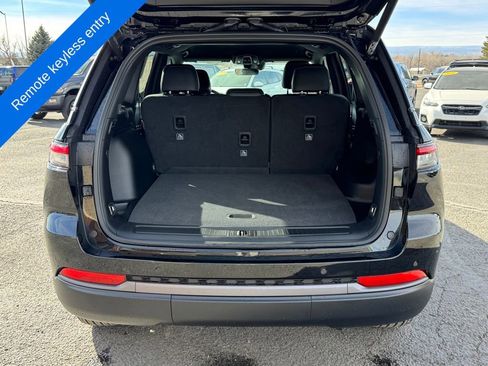 New 2026 Jeep Grand Cherokee Altitude image 13