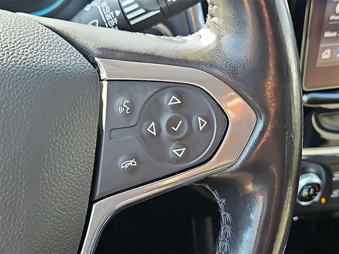 Used 2020 Chevrolet Traverse LT image 17