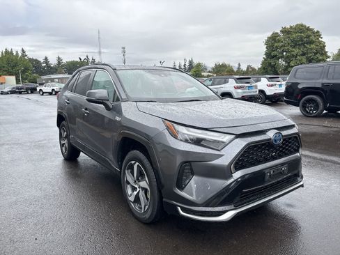 Used 2023 Toyota RAV4 SE w/ Weather & Moonroof Package AWD/4WD image 5