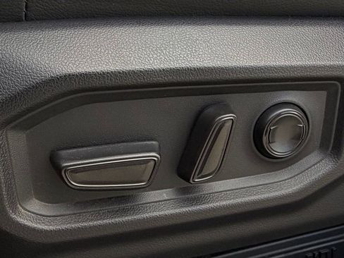 Used 2024 Toyota Tundra Limited image 5