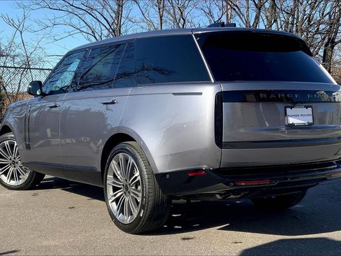 New 2026 Land Rover Range Rover Long Wheelbase SE AWD/4WD image 12