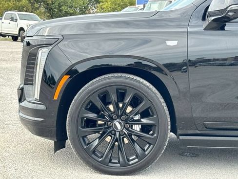 Used 2026 Cadillac Escalade Platinum Sport w/ LPO, ONYX Package AWD/4WD image 10