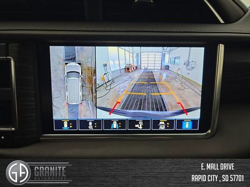 Used 2021 GMC Yukon XL Denali w/ Denali Premium Package image 20