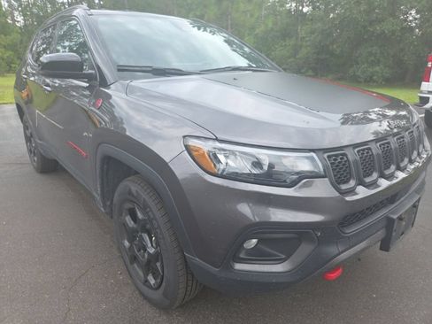 Used 2024 Jeep Compass Trailhawk AWD/4WD image 8