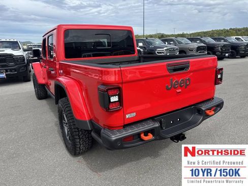 New 2025 Jeep Gladiator Mojave image 8