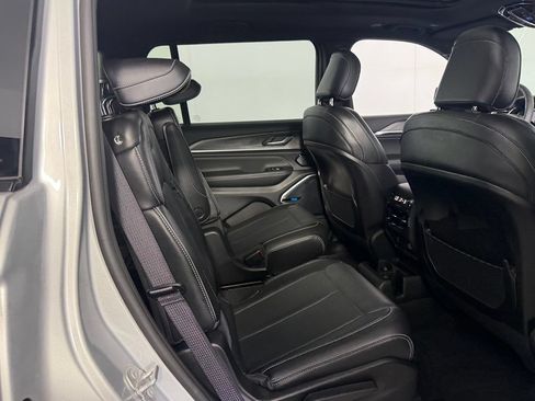 Used 2023 Jeep Grand Cherokee L Overland AWD/4WD image 31