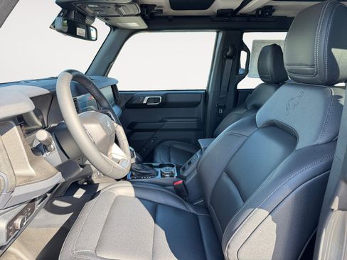 New 2025 Ford Bronco Badlands image 11