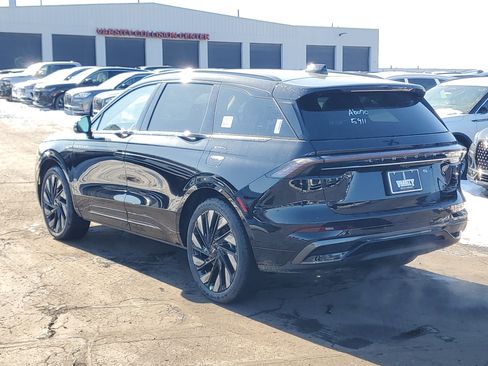 New 2026 Lincoln Nautilus Reserve image 3